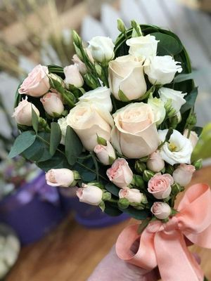 Как выбирать и преподносить цветы?